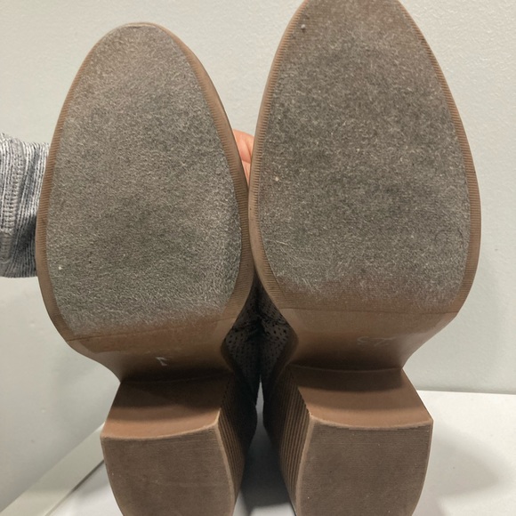 Coconuts by Matisse Taupe Brown Bootie size 10 - Picture 5 of 6